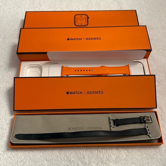 Apple Watch Hermès - Vert Rousseau Swift Leather Attelage Double Tour - Picture 4 of 11